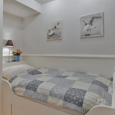 Raantem Hues, Ra 05 Apartment