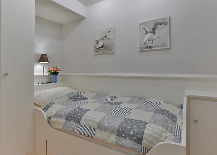 Raantem Hues, Ra 05 Apartment